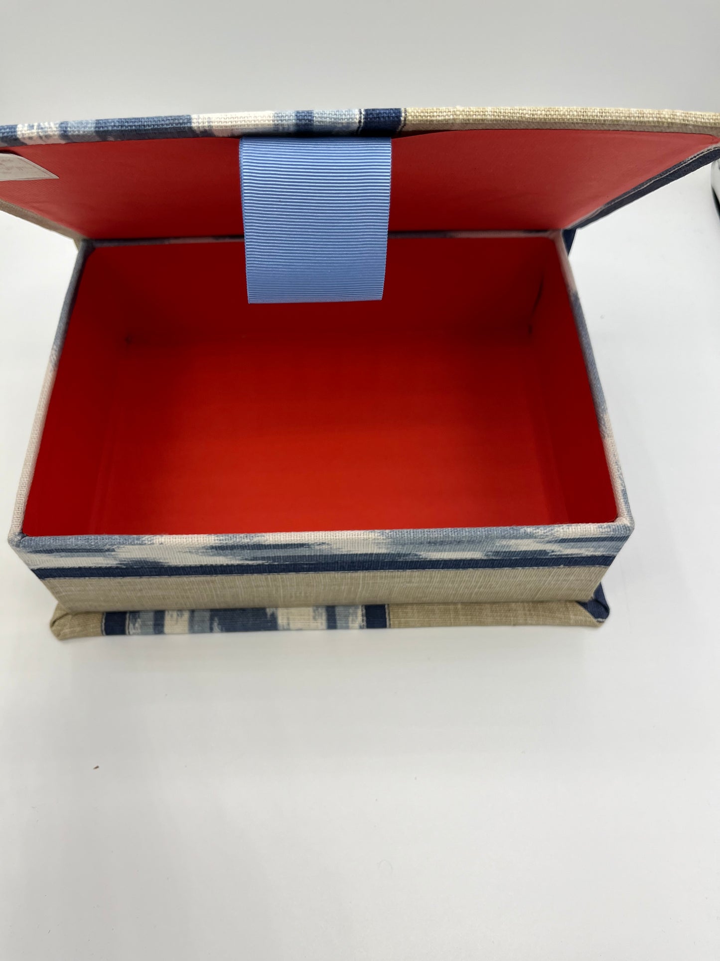 Blaue Streifen Schachteln