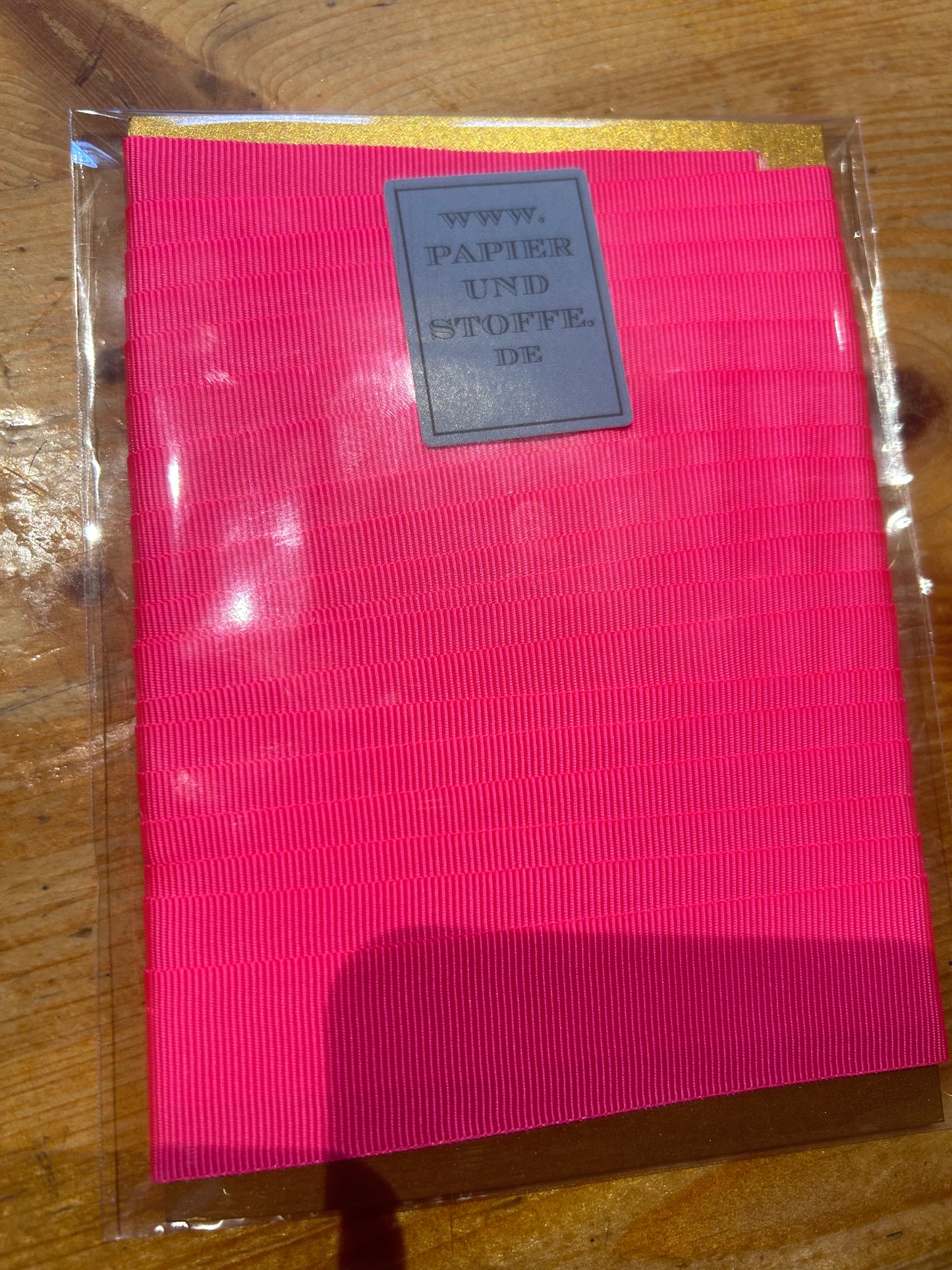 Neon Rips pink