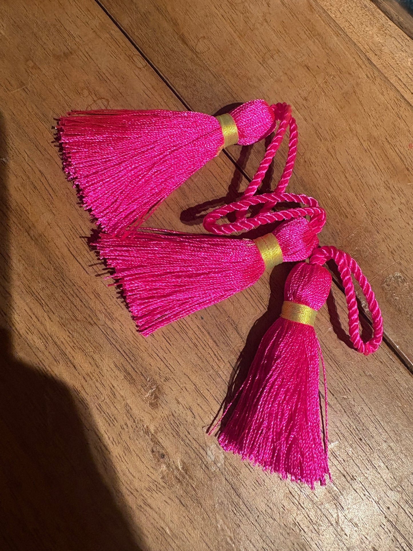 Quaste Neonpink mit Gelb,4 cm