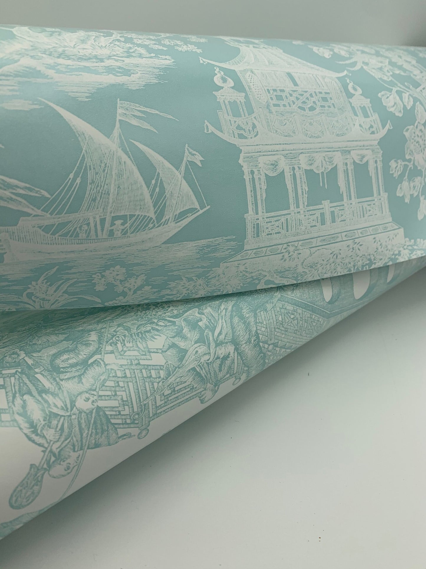 Toile De Jouy Geschenkpapier Hellblau