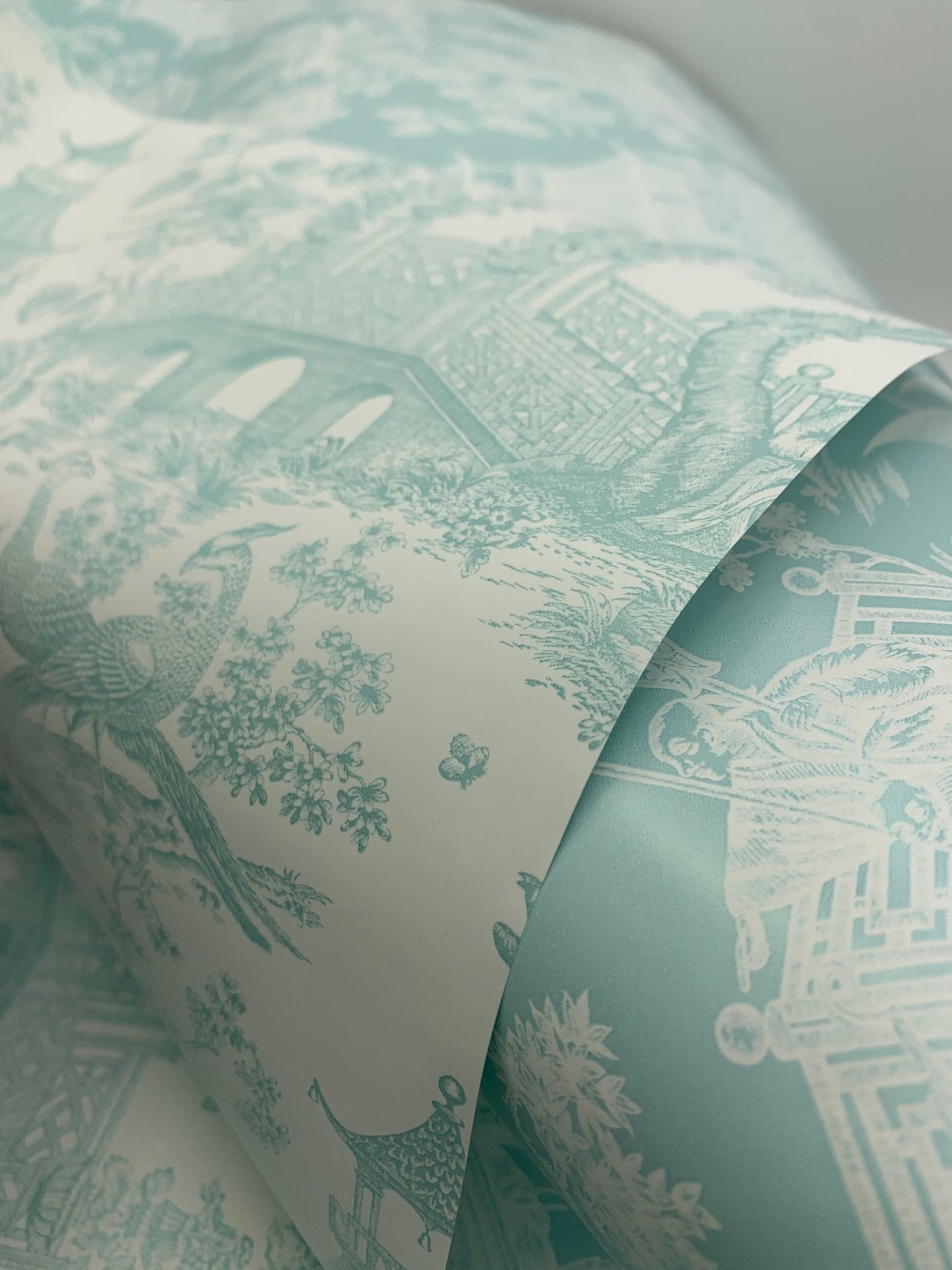 Toile De Jouy Geschenkpapier Hellblau