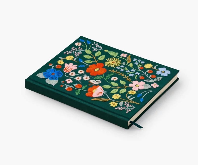 Besticktes Buch