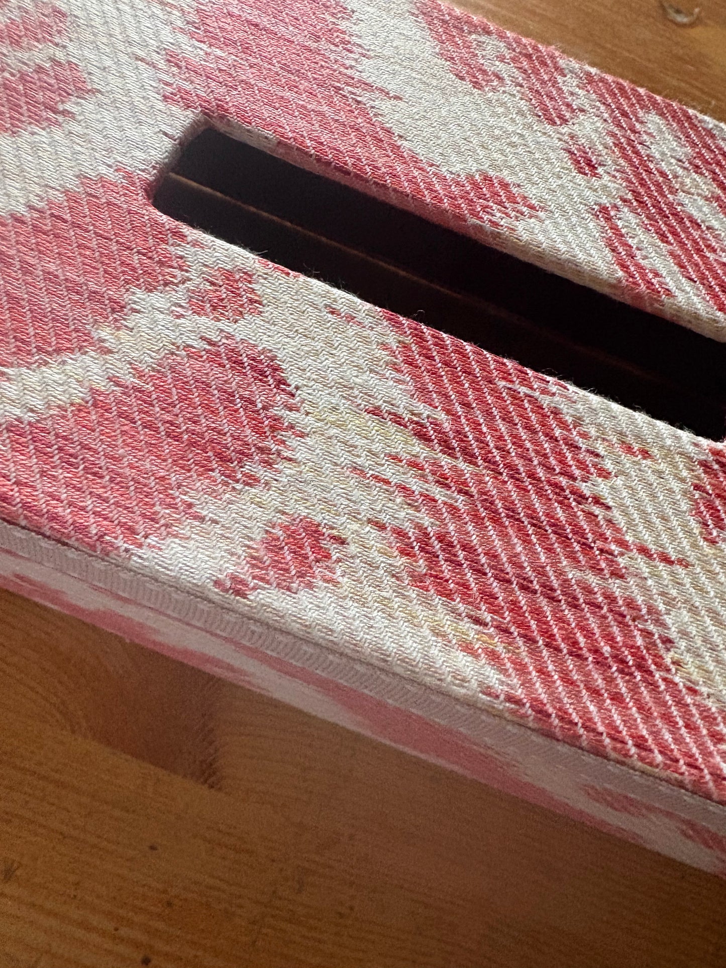 Kleenex Rosa Creme,länglich und quadratisch, Stülpschachtel