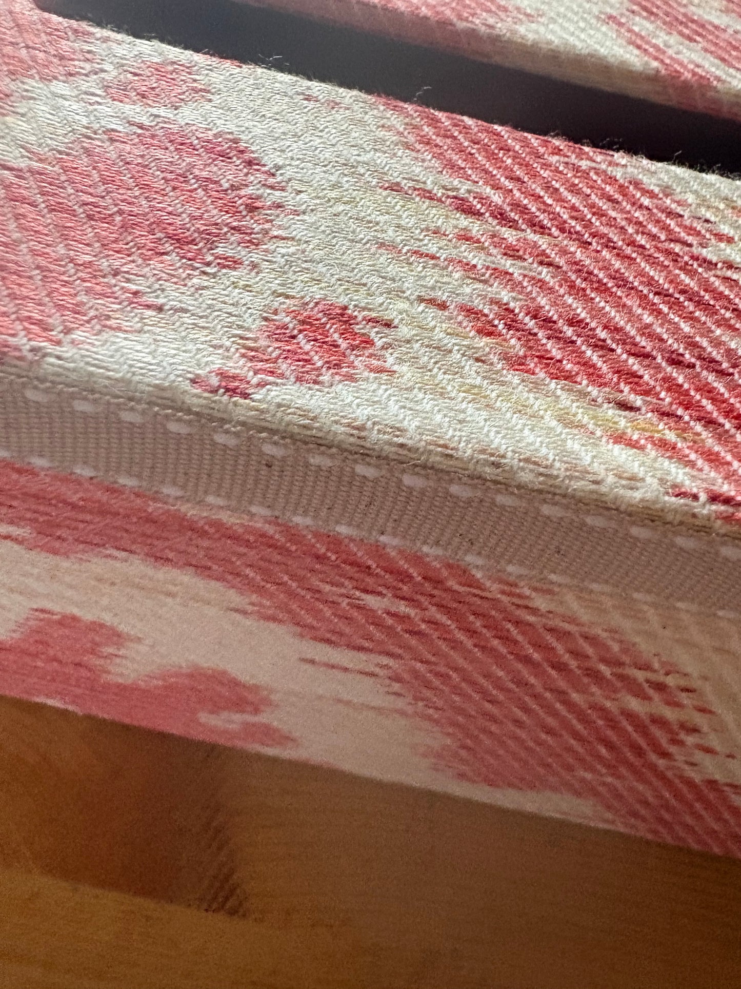 Kleenex Rosa Creme,länglich und quadratisch, Stülpschachtel