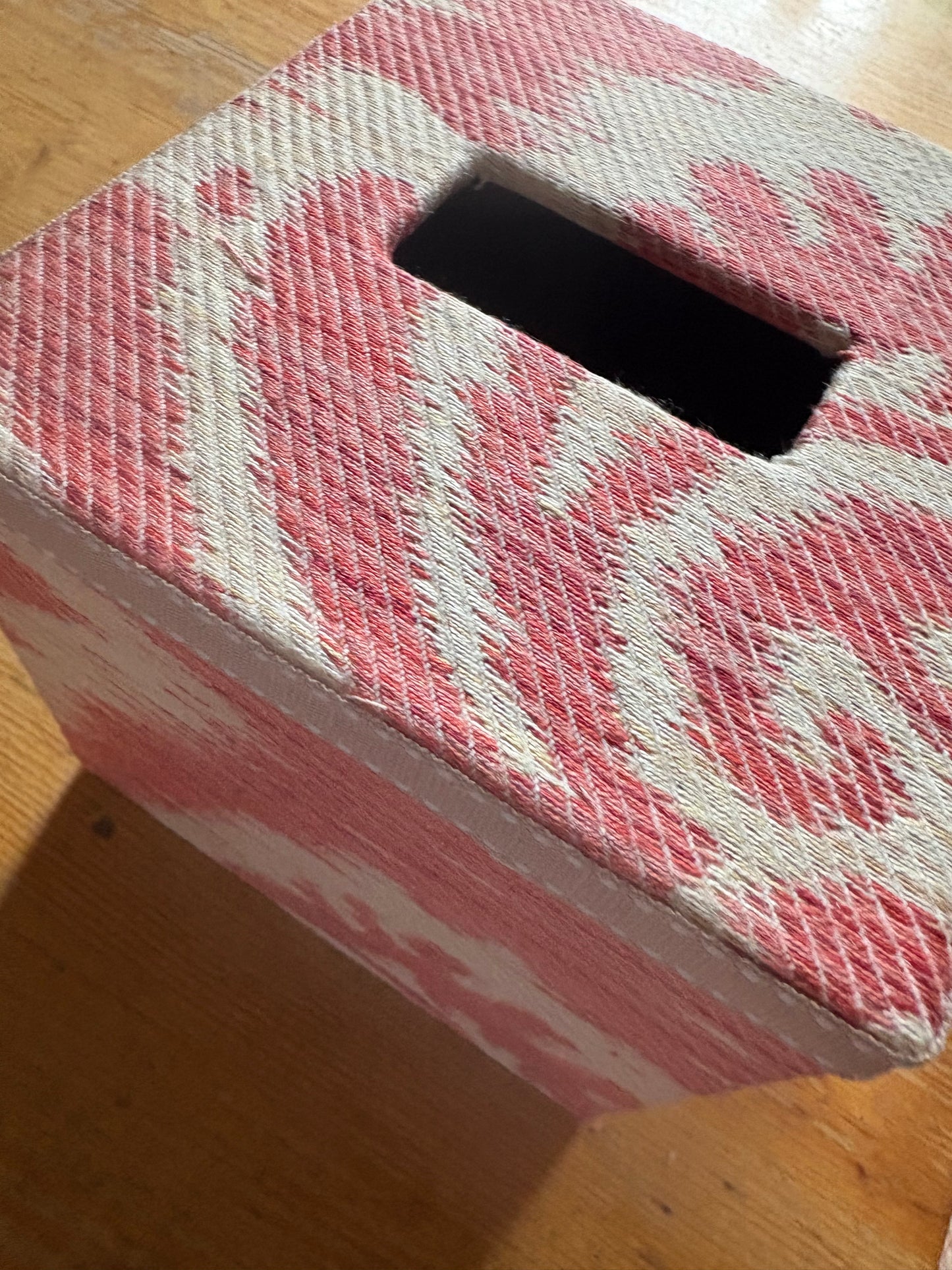 Kleenex Rosa Creme,länglich und quadratisch, Stülpschachtel