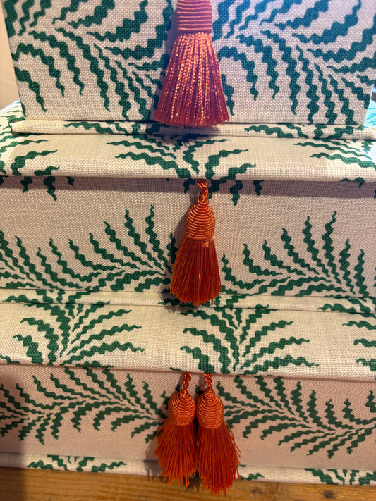 Soane Britain, Farn, Schachtel A4,handgedruckter Stoff