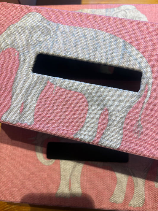 Elefant Kleenex,Andrew Martin