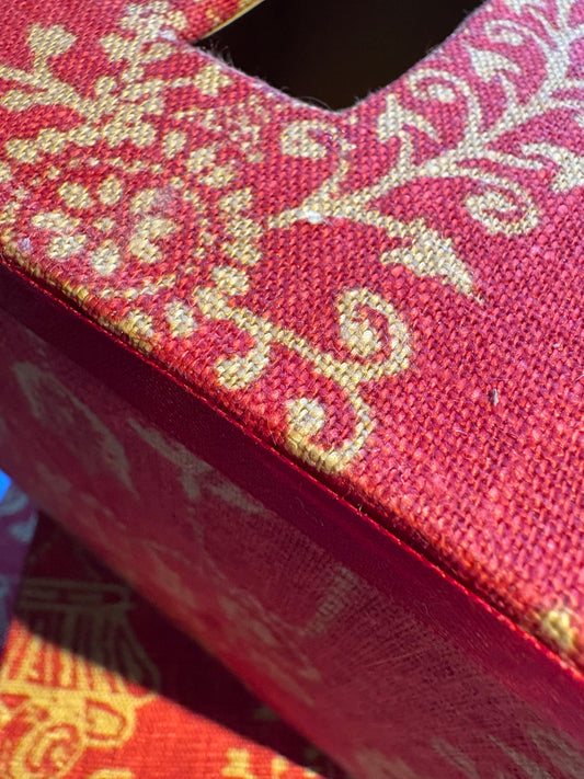 Kleenex Queen and King