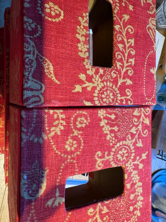 Kleenex Queen and King